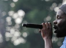 Féfé reporte son concert au Festival Overlook pour participer à "On n'est pas couché"