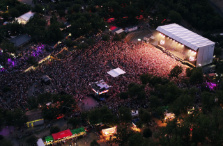 4 raisons de passer votre été au camping pour l'Ardèche Aluna Festival