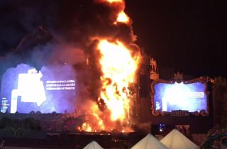 A Barcelone, la scène qui retransmet Tomorrowland en feu