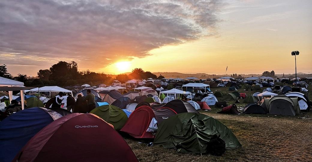 Dour CampFest : un warm-up géant entre gros son et activités insolites