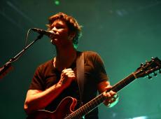 Suite aux polémiques et aux pressions, Bertrand Cantat renonce à sa tournée des festivals 