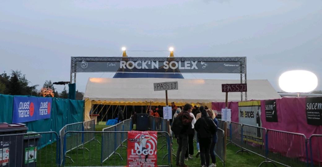 Rock ‘N Solex, entre grosse musique et courses déjantées