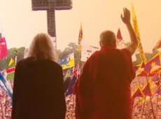 La vidéo de la Semaine : le Dalaï-Lama sur la grande scène de Glastonbury