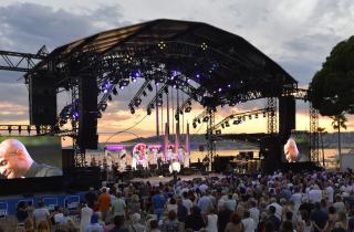 Jazz à Juan : les vagues méditerranéennes nous ramènent des légendes du Jazz 