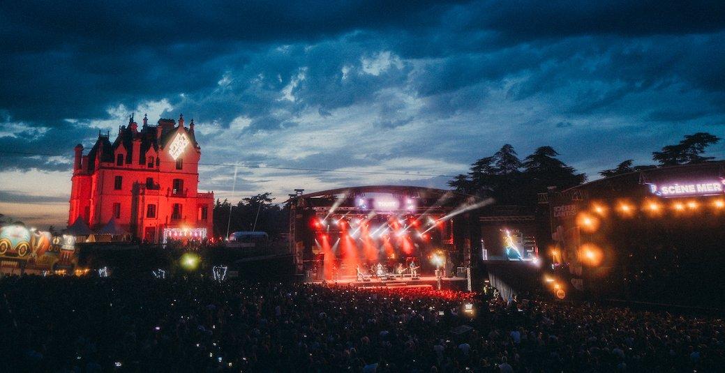 Déferlantes Sud de France : une vague de stars sur le château d’Aubiry en 2022