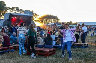 Festival Le Chant de l’Eucalyptus : 10 ans de chill vibes, de bonnes vagues et de belles voix