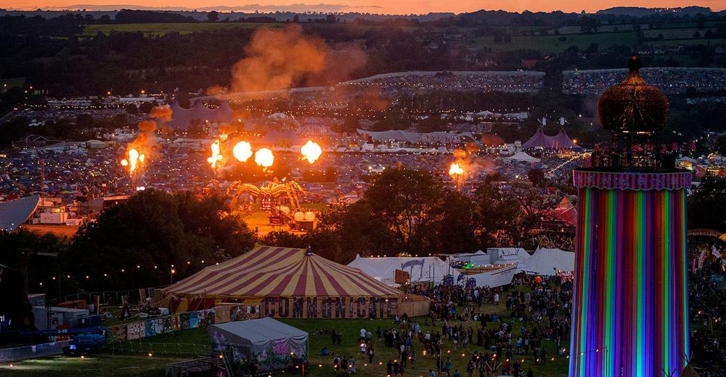 Top 10 des lives Glastonbury à ne pas rater depuis ton canapé 