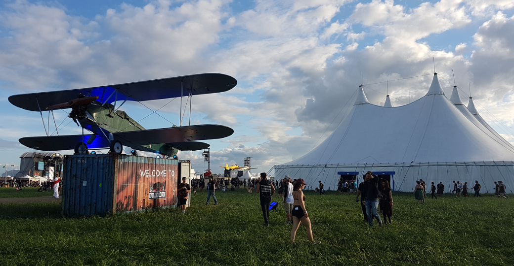 Download Festival France, ambiance pogos sur la base aérienne