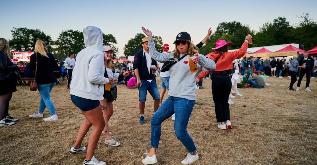 En Bretagne, le festival Bobital va recevoir Angèle, Vladimir Cauchemar et Gazo