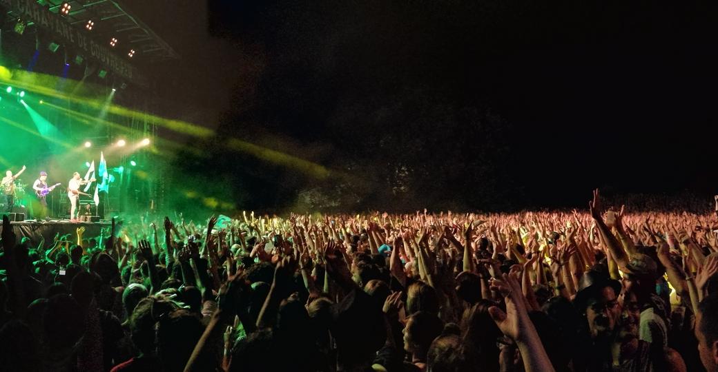 La Caravane de Couvre Feu, sur la route de la fête