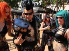 A la rencontre des personnages du Hellfest 2015