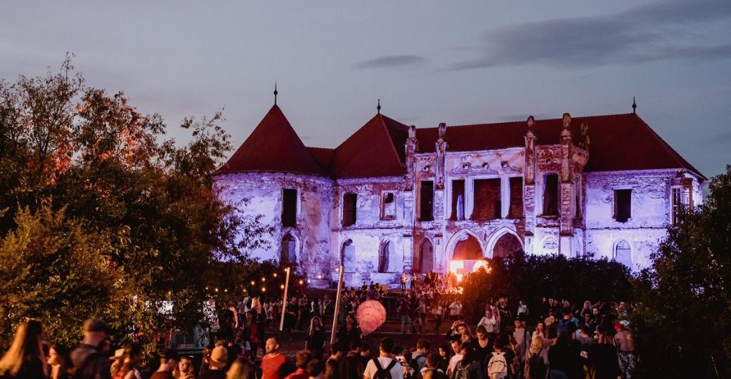 Electric Castle : un voyage onirique en Transylvanie