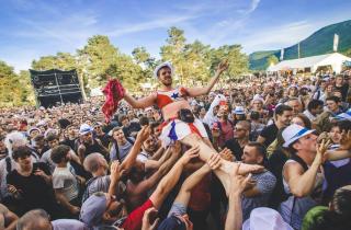 Petit Biscuit, Jain, Hungry 5 : le festival Décibulles fête son quart de siècle 