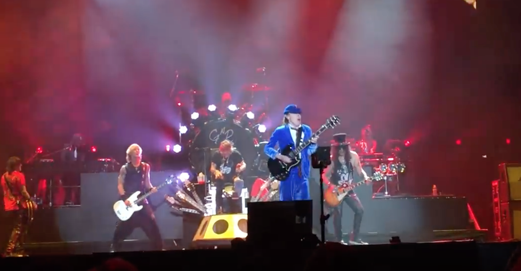 Quand Angus Young rejoint les Guns'n Roses sur la scène de Coachella