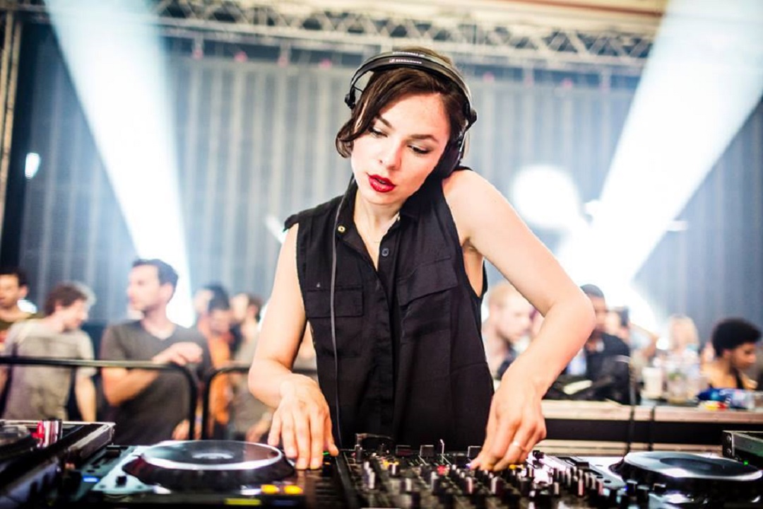 Nina kravitz. Нина Кравиц. DJ Нина Кравиц. Нина Кравиц 2022. DJ Нина Кравец.