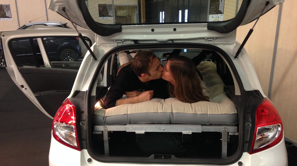 Bedcar présente un lit modulable pour voiture